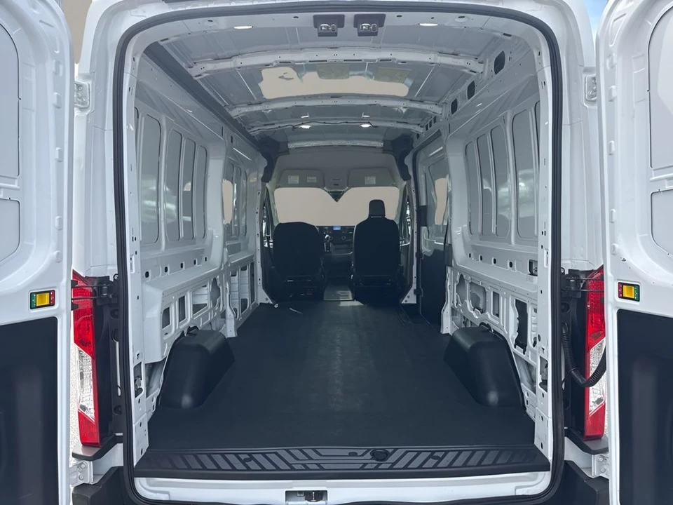 2025 Ford Transit - Image 25 of 31