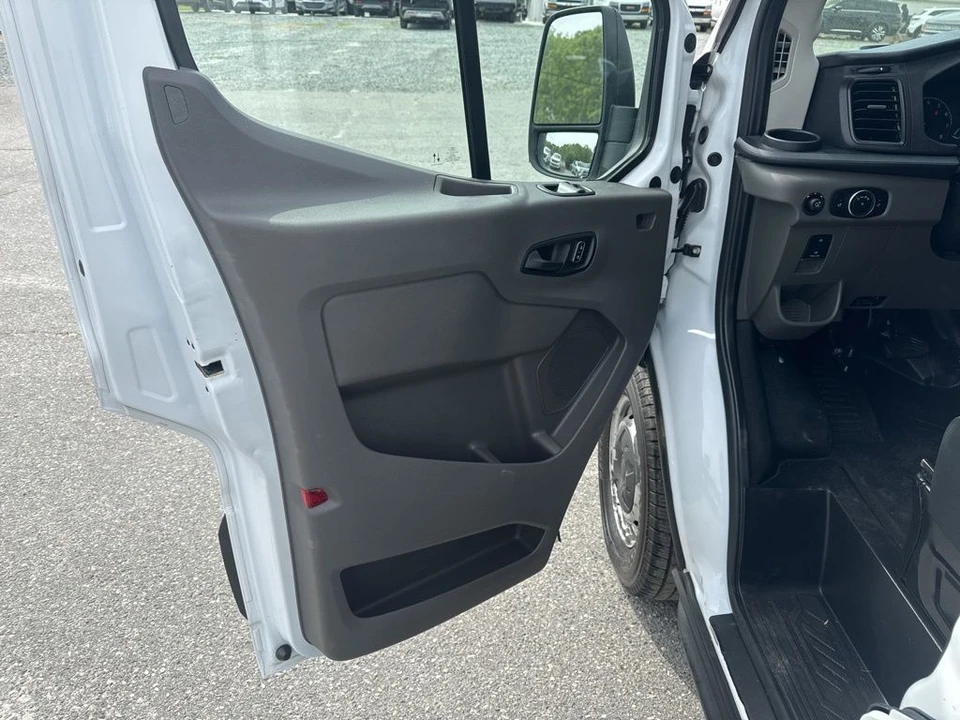 2025 Ford Transit - Image 23 of 31