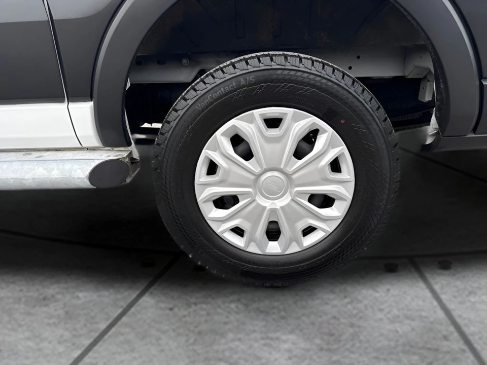 2025 Ford Transit - Image 17 of 18