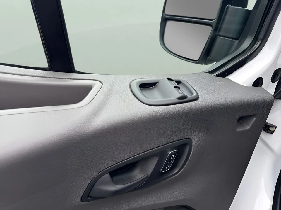 2025 Ford Transit - Image 12 of 18