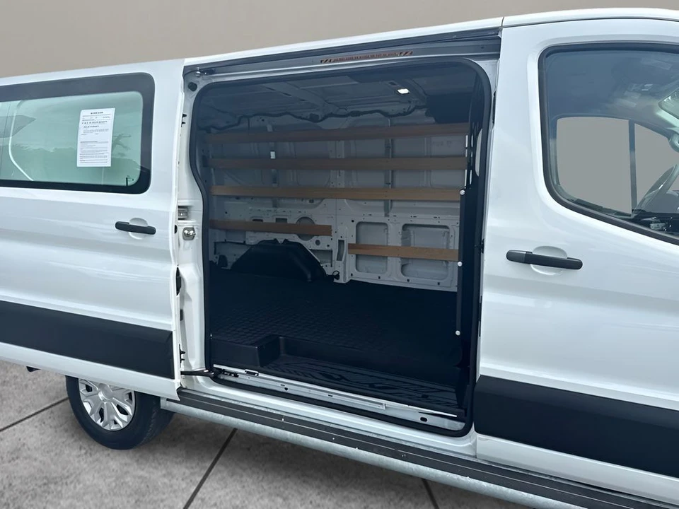 2025 Ford Transit - Image 17 of 18