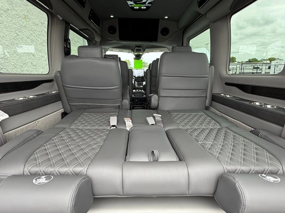 2025 Ford Transit - Image 7 of 12