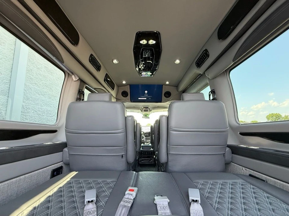 2025 Ford Transit - Image 10 of 12