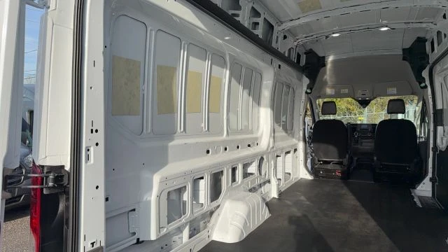 2025 Ford Transit - Image 18 of 27