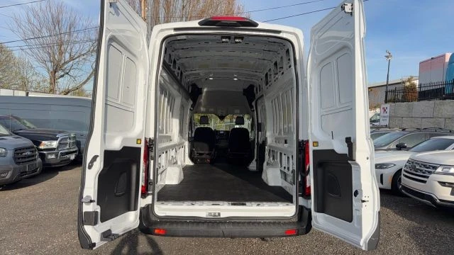 2025 Ford Transit - Image 17 of 27