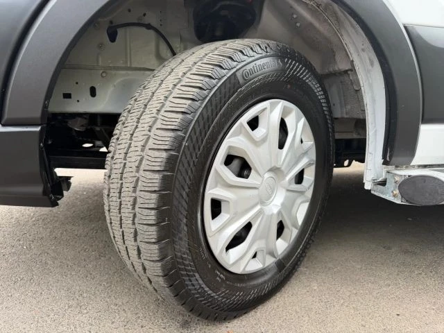 2025 Ford Transit - Image 29 of 31