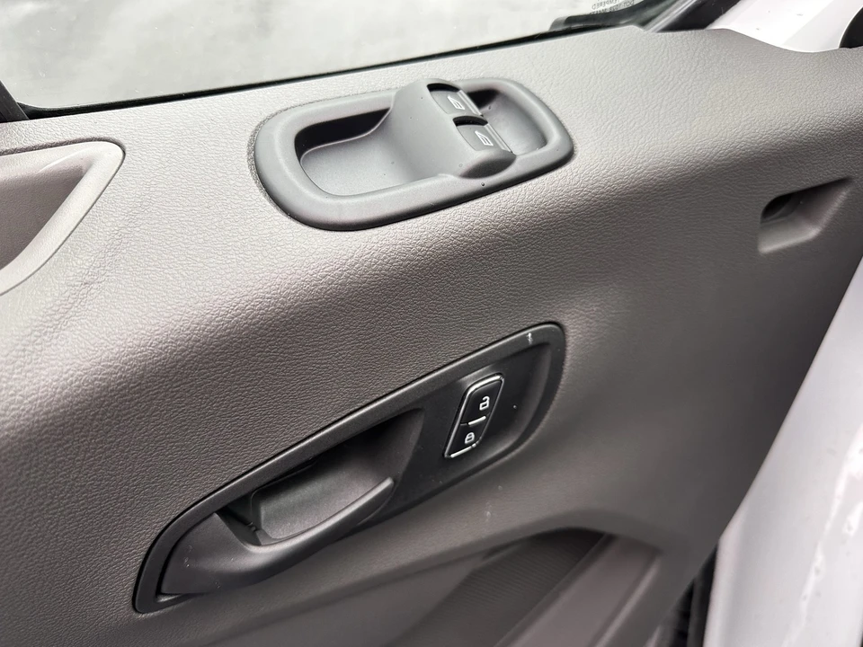 2025 Ford Transit - Image 16 of 25