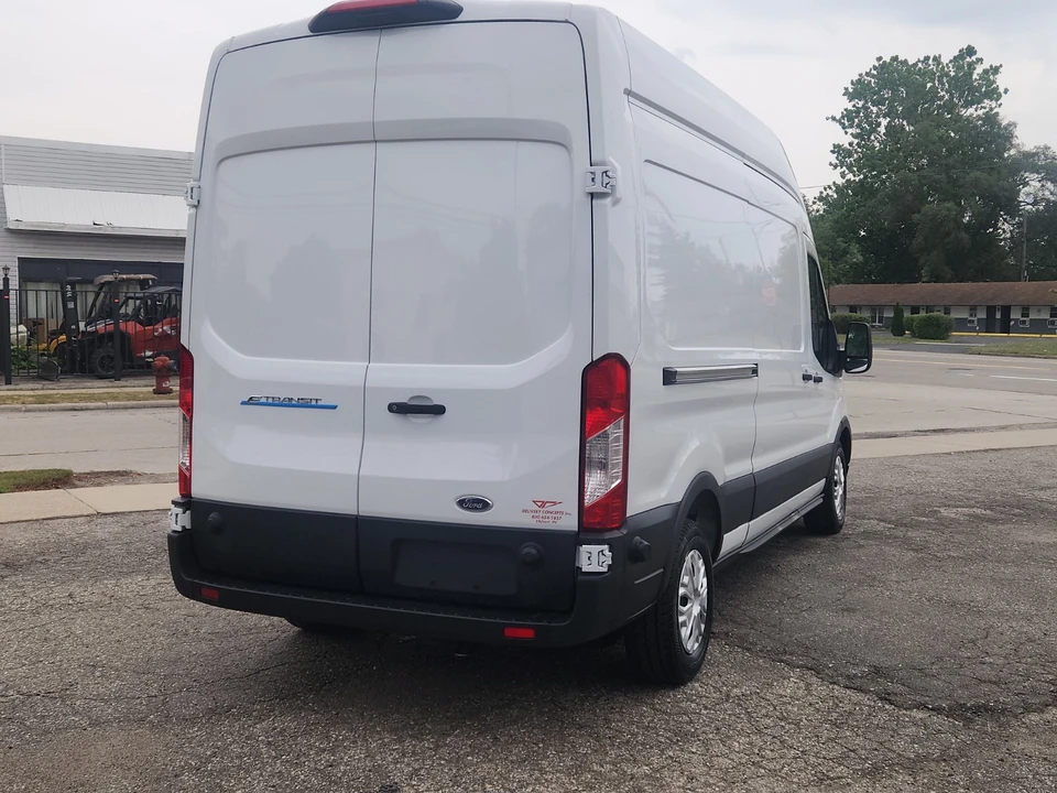 2025 Ford Transit - Image 4 of 31