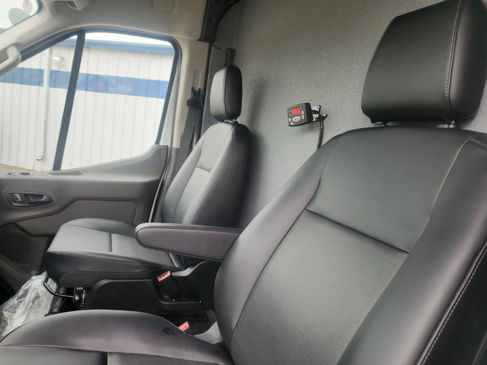 2025 Ford Transit - Image 17 of 31