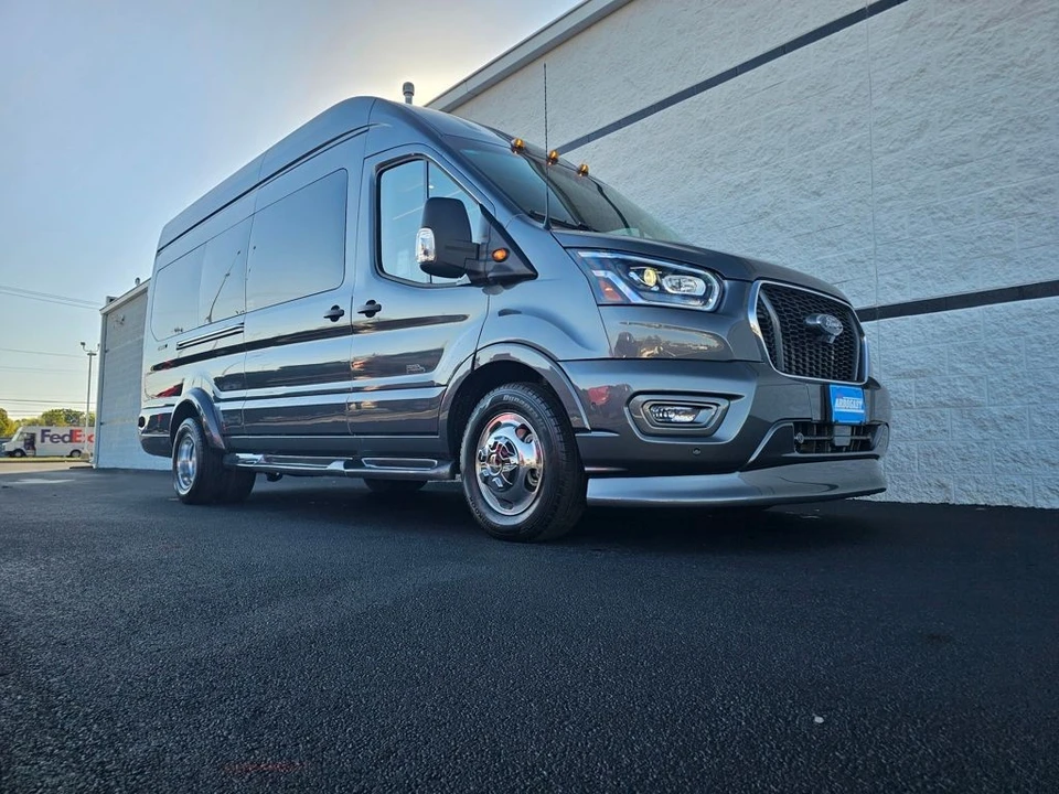 2025 Ford Transit - Image 2 of 21