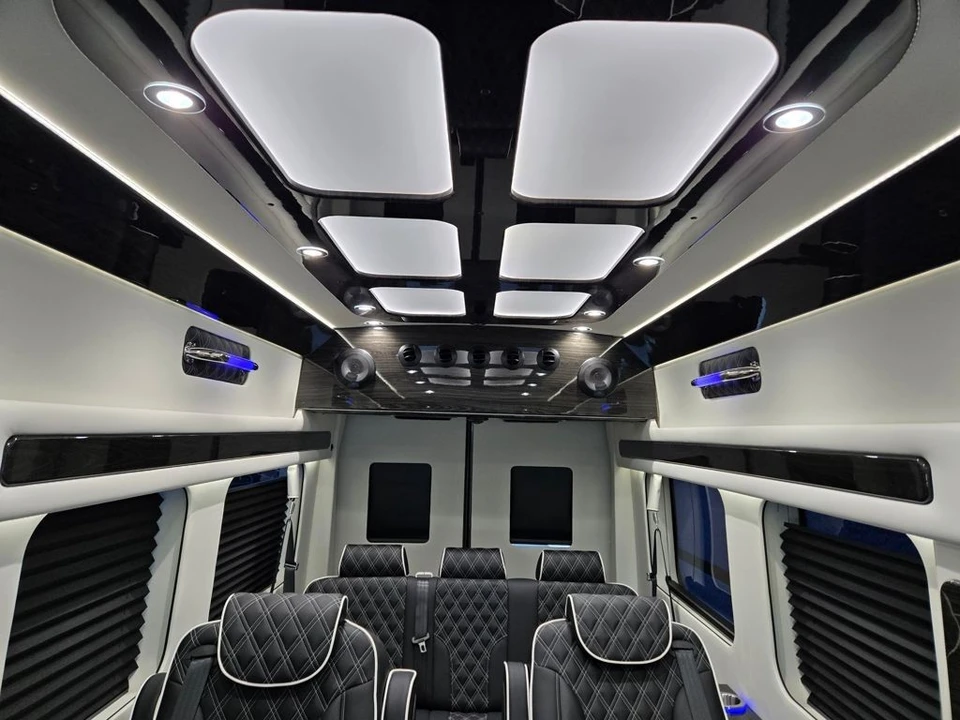 2025 Ford Transit - Image 3 of 12