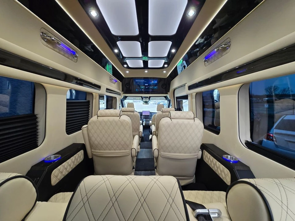 2025 Ford Transit - Image 6 of 12