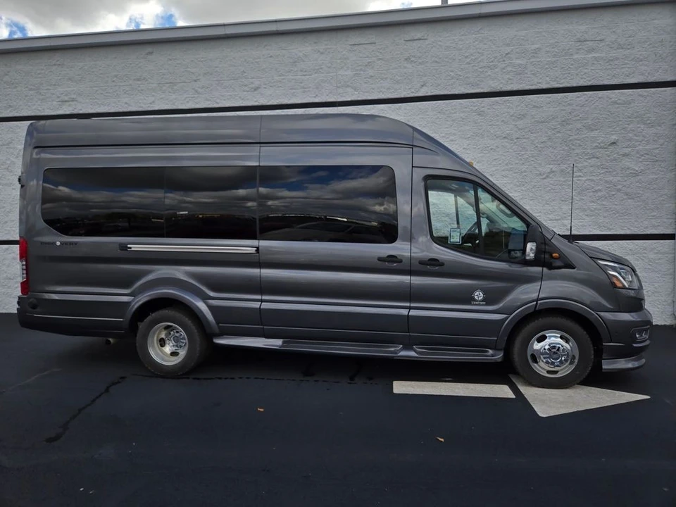 2025 Ford Transit - Image 5 of 12