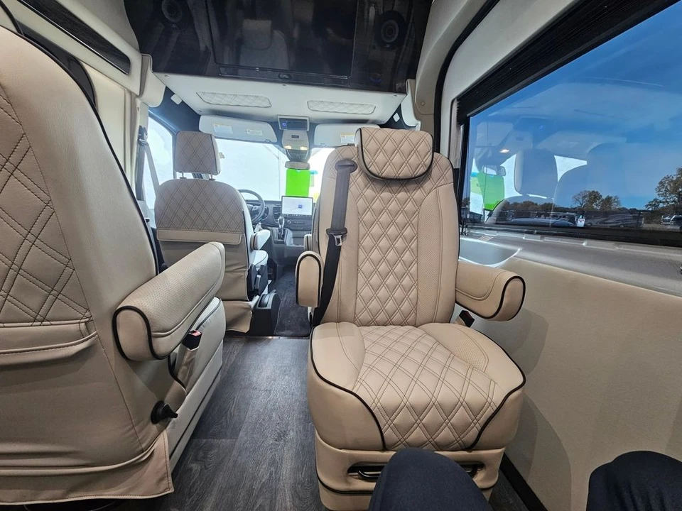 2025 Ford Transit - Image 10 of 12