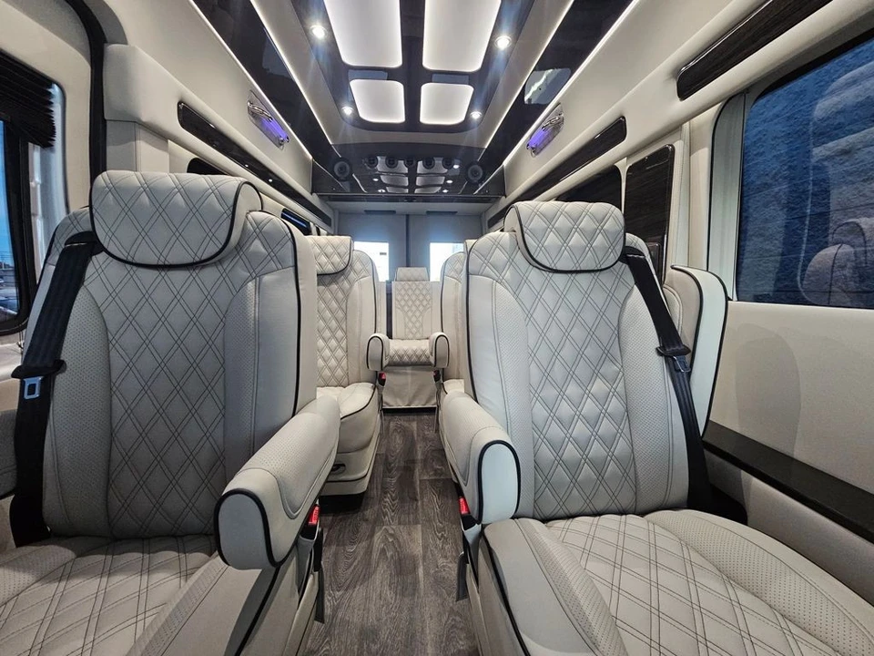 2025 Ford Transit - Image 9 of 12