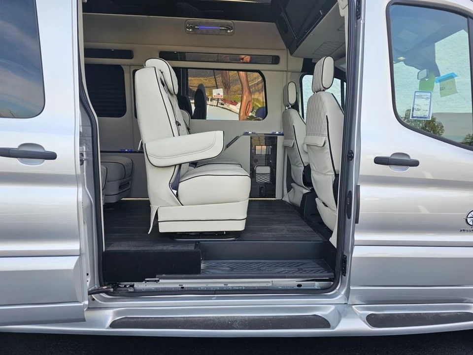 2025 Ford Transit - Image 8 of 12