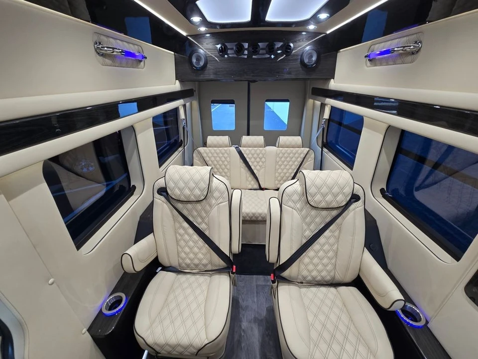 2025 Ford Transit - Image 4 of 12