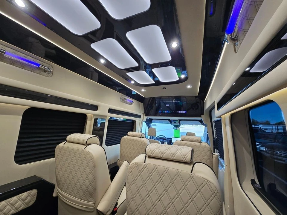 2025 Ford Transit - Image 5 of 12