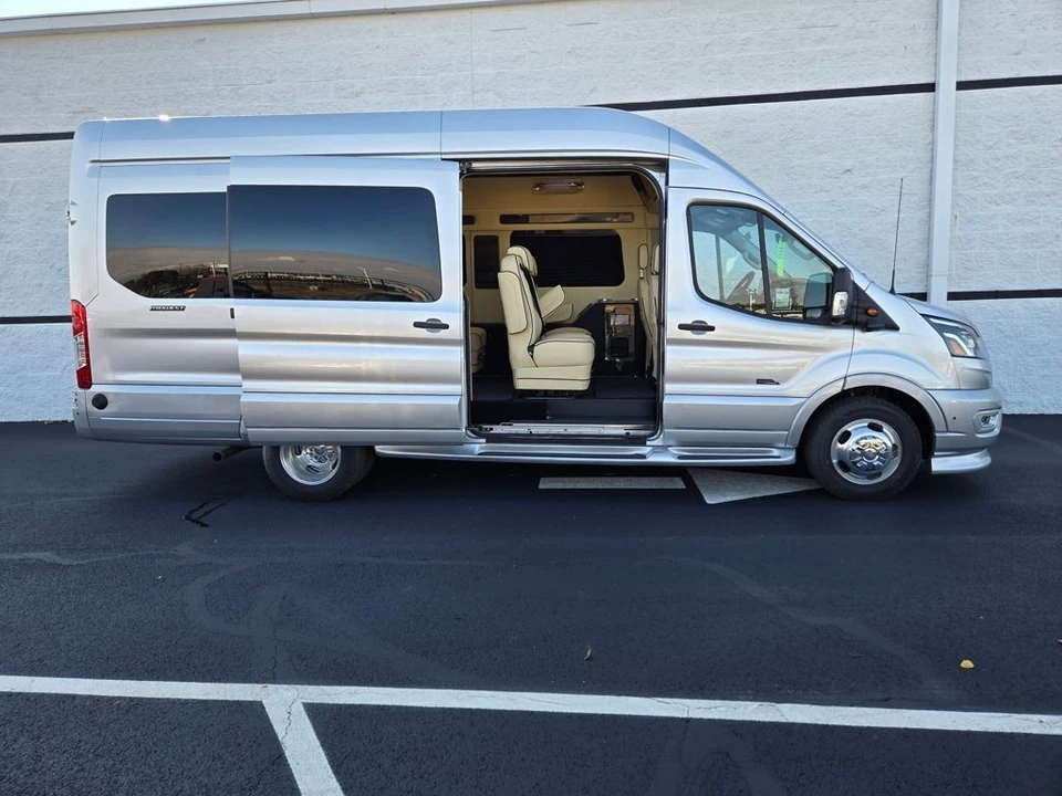 2025 Ford Transit - Image 7 of 12
