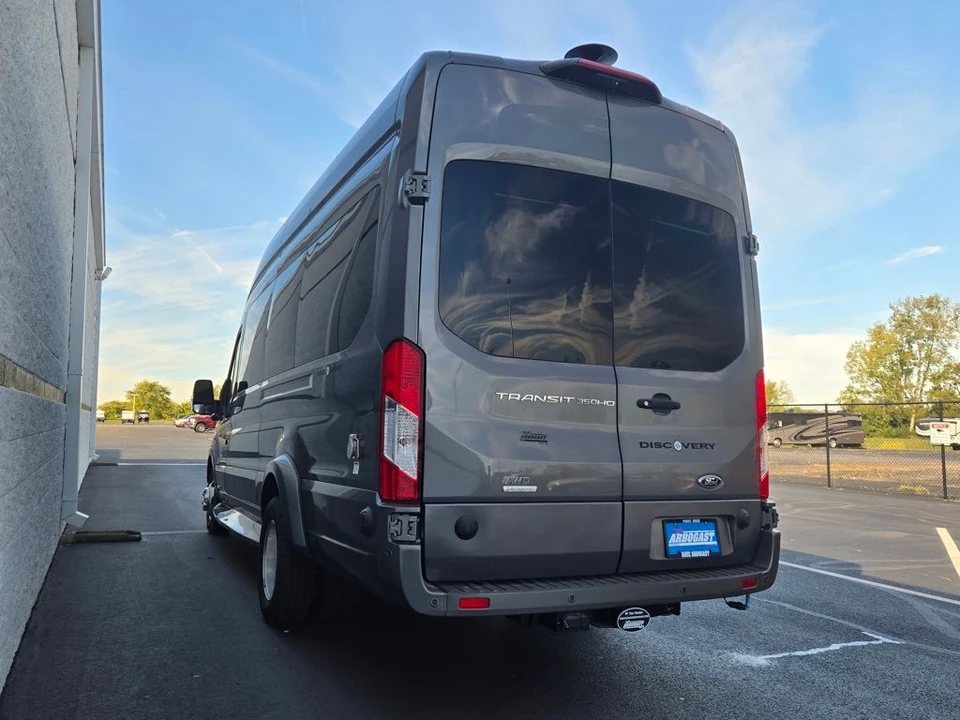 2025 Ford Transit - Image 9 of 12