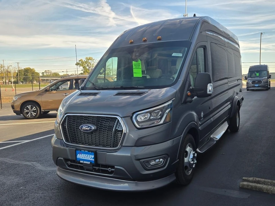 2025 Ford Transit - Image 10 of 12