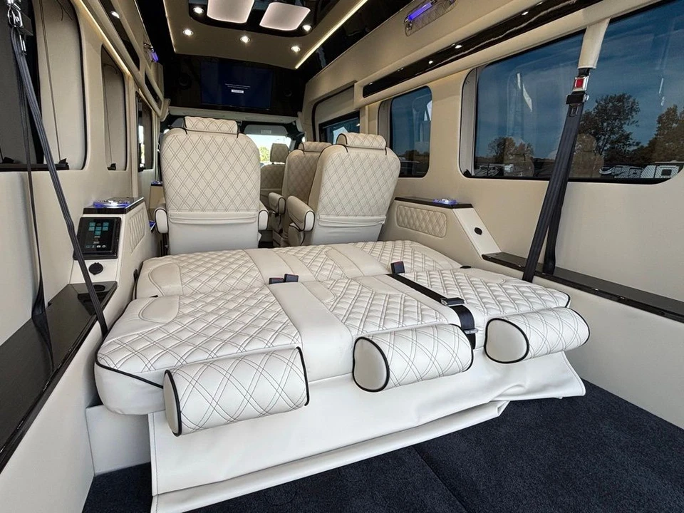 2025 Ford Transit - Image 10 of 12