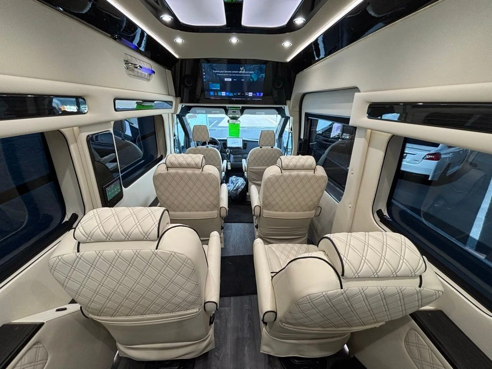 2025 Ford Transit - Image 10 of 12