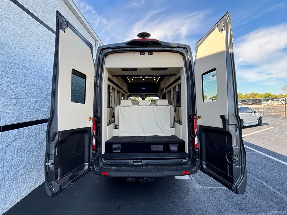 2025 Ford Transit - Image 8 of 12