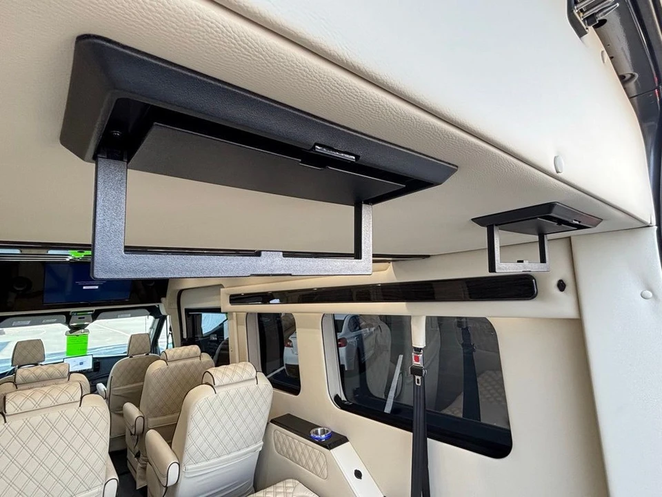 2025 Ford Transit - Image 10 of 12