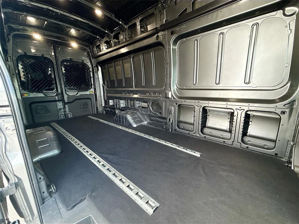 2025 Ford Transit - Image 18 of 31