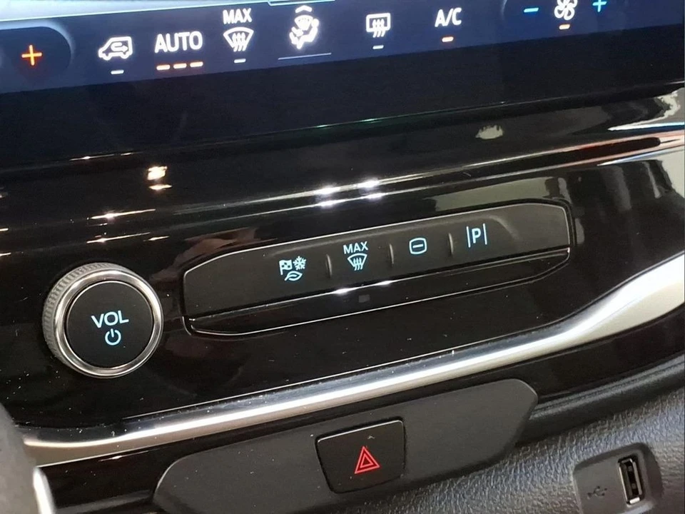 2025 Ford Transit - Image 9 of 25