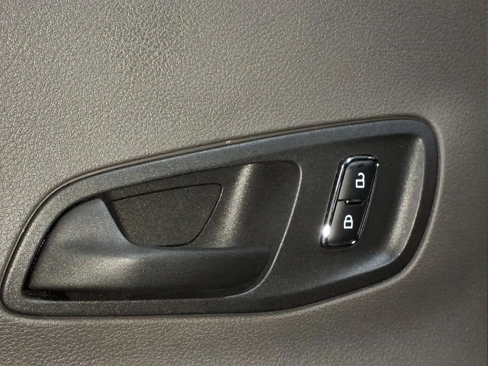 2025 Ford Transit - Image 15 of 26