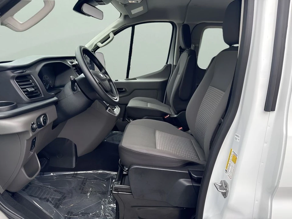 2025 Ford Transit - Image 9 of 31