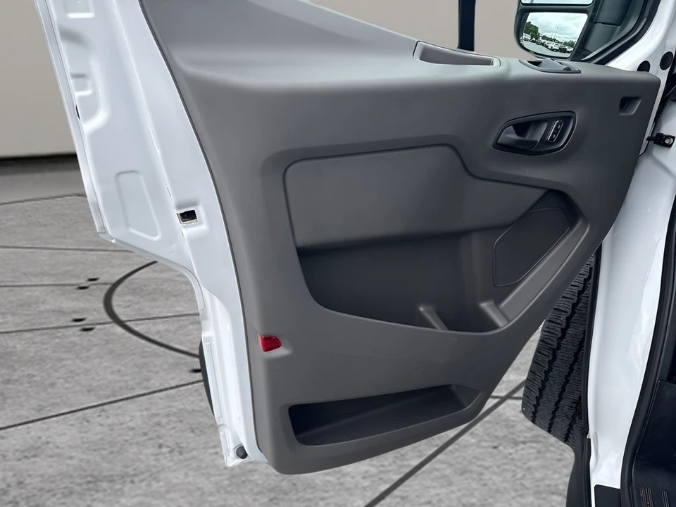 2025 Ford Transit - Image 23 of 31
