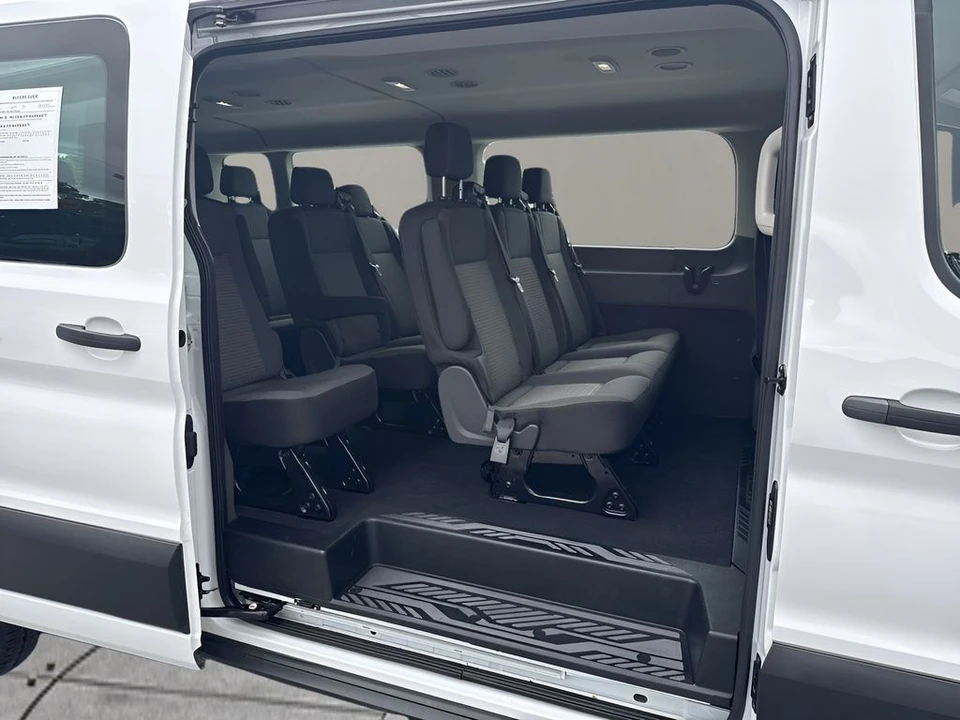 2025 Ford Transit - Image 25 of 31