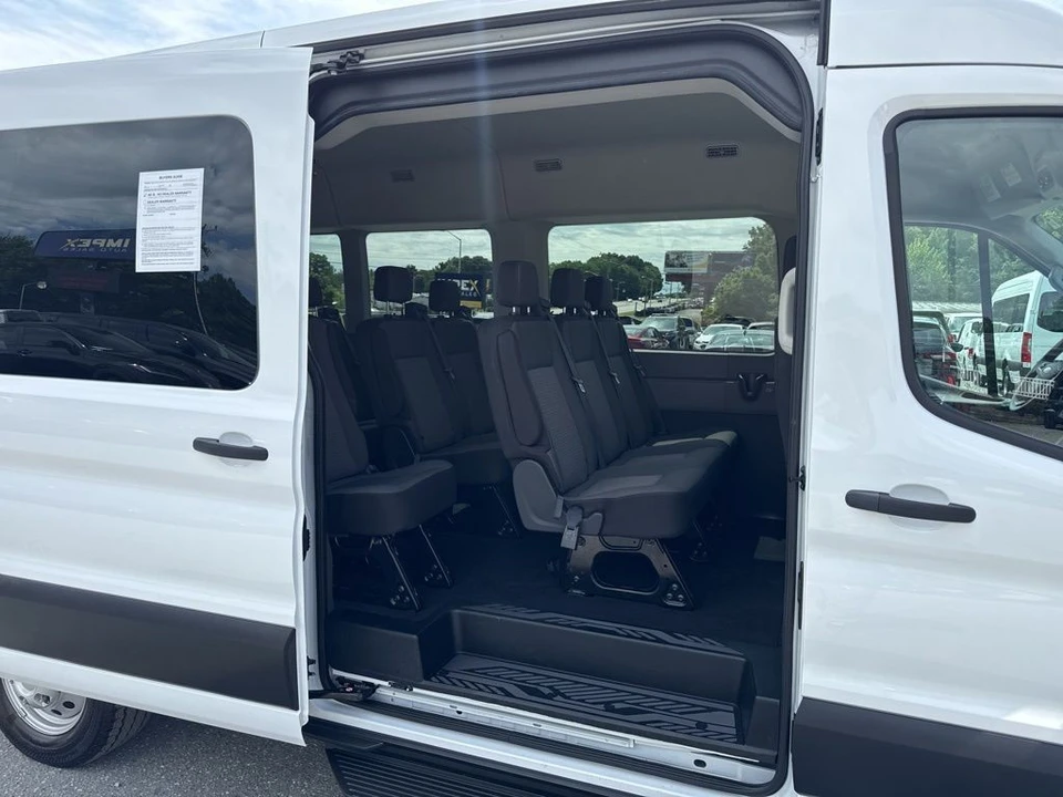 2025 Ford Transit - Image 25 of 31