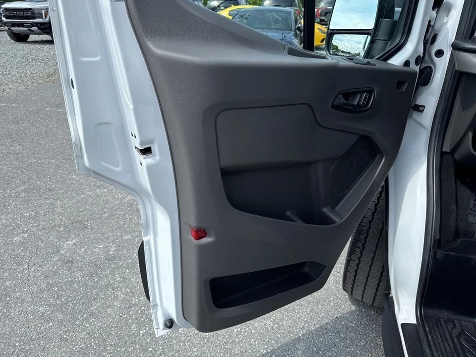 2025 Ford Transit - Image 23 of 31