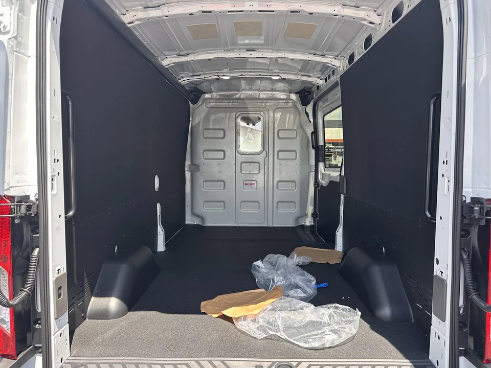 2025 Ford Transit Connect - Image 15 of 21