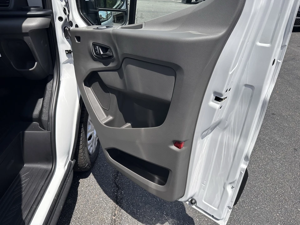 2025 Ford Transit Connect - Image 11 of 21