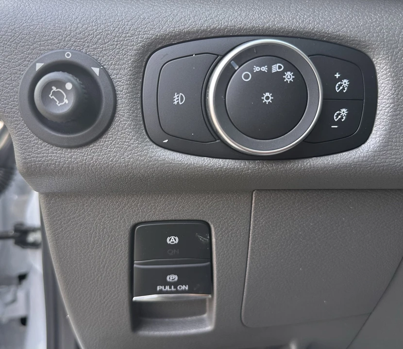 2025 Ford Transit Connect - Image 17 of 21