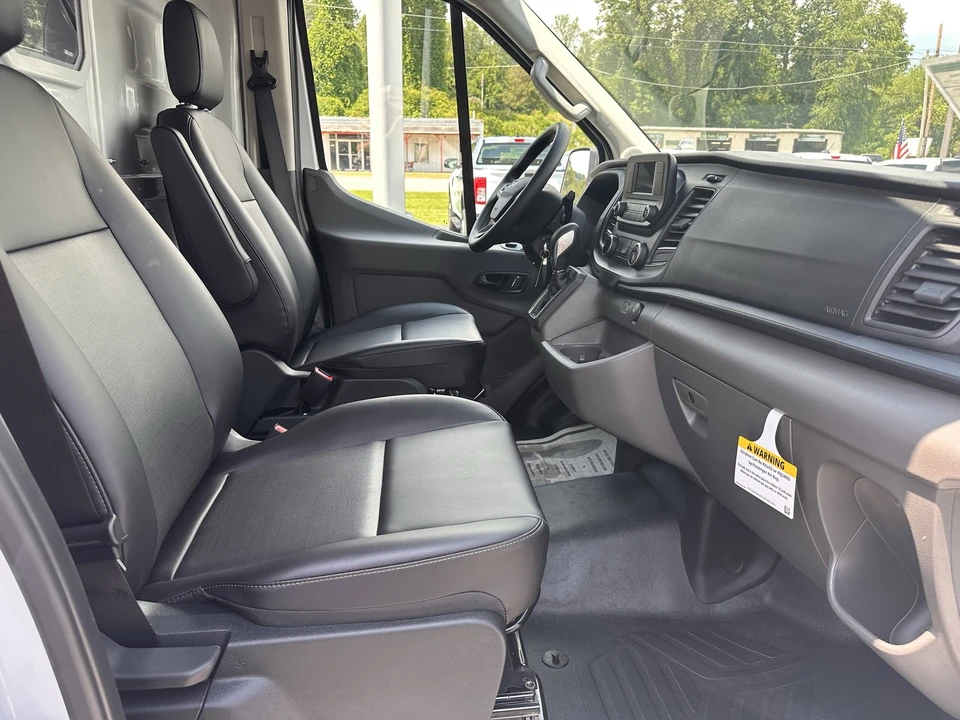 2025 Ford Transit Connect - Image 12 of 21