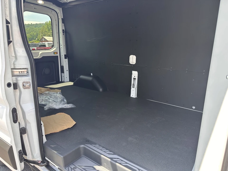 2025 Ford Transit Connect - Image 14 of 21