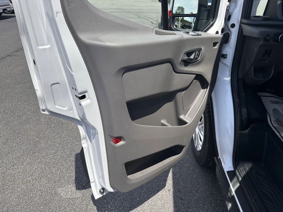 2025 Ford Transit Connect - Image 9 of 21