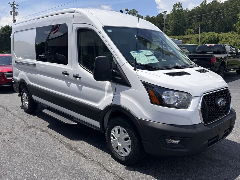 2025 Ford Transit Connect - Image 4 of 21