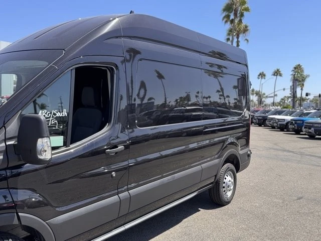 2025 Ford Transit Connect - Image 9 of 12