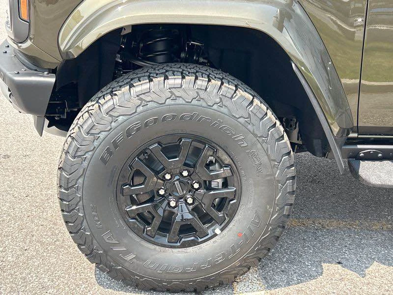 2025 Ford Bronco 6th Gen - Image 9 of 17