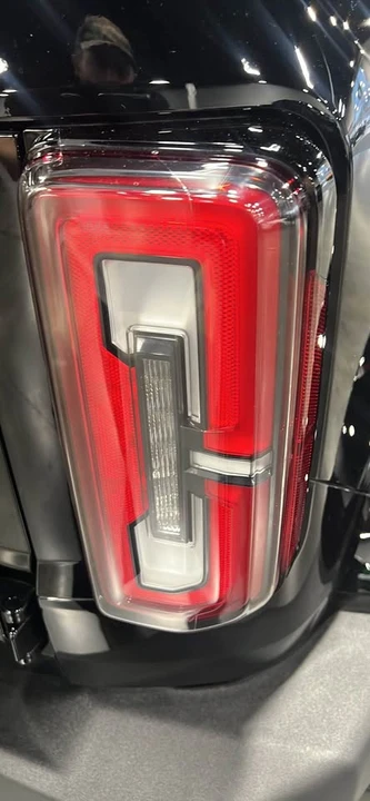 2025 Ford Bronco 6th Gen - Image 10 of 12