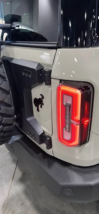 2025 Ford Bronco 6th Gen - Image 8 of 10