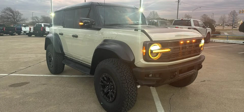 2025 Ford Bronco Raptor 6th Gen - Image 3 of 10