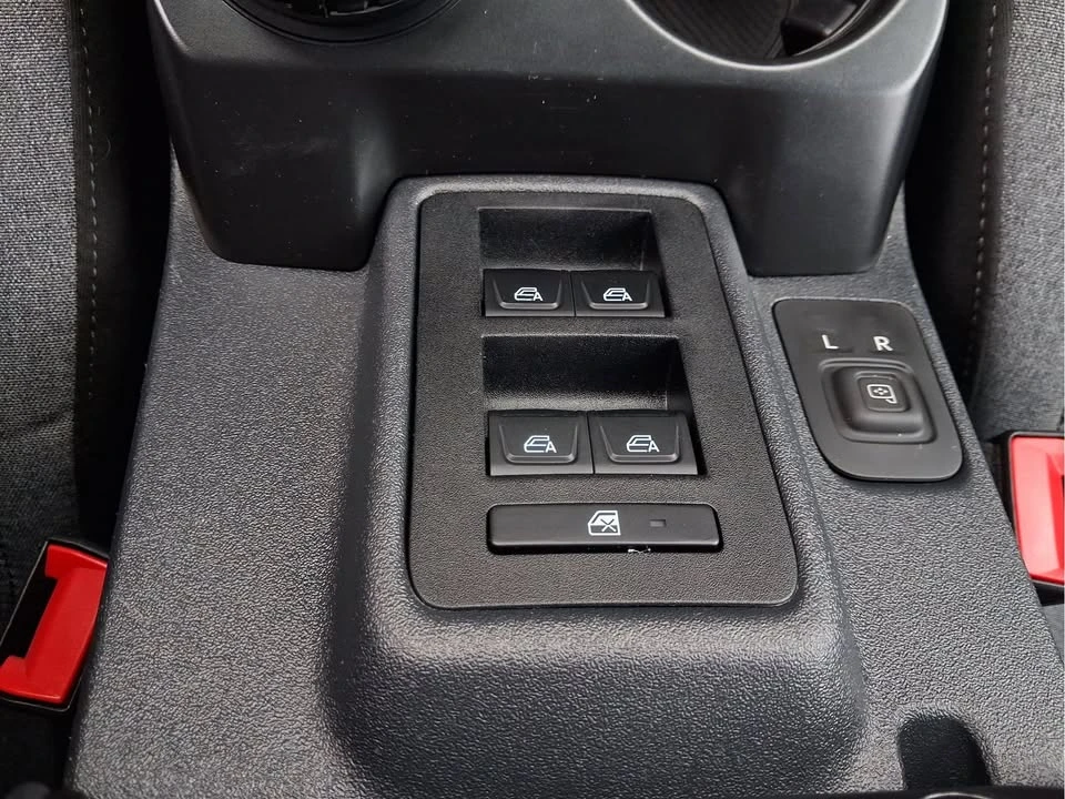 2025 Ford Bronco 6th Gen - Image 18 of 19